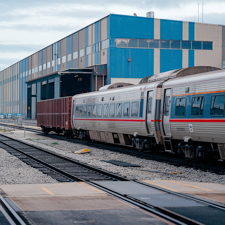 India zet eerste speciale zoutcontainertrein in